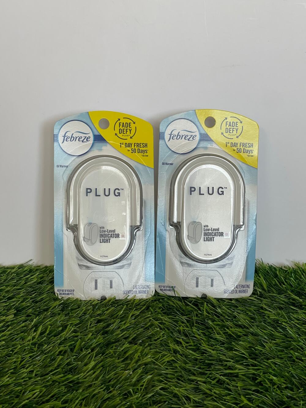Set of 2 Febreze PLUG Oil Warmer Device with low indicator light
